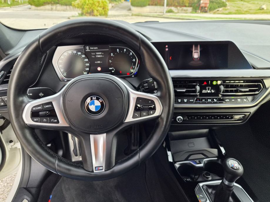 BMW 118i, F40, 2020., M PAKET, TOP STANJE, SERVISNA, fotografija 15