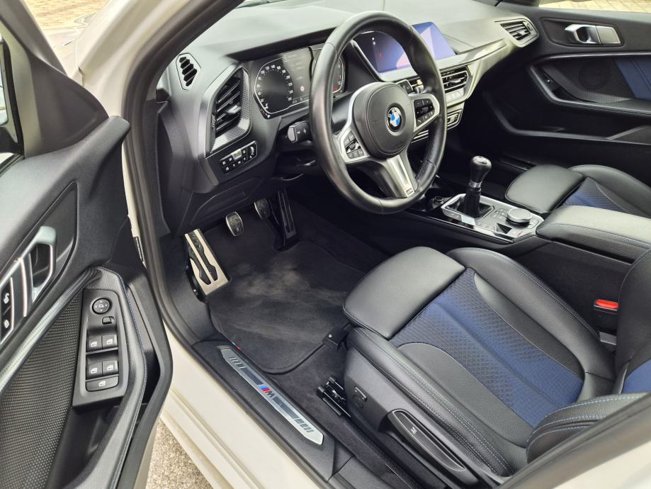 BMW 118i, F40, 2020., M PAKET, TOP STANJE, SERVISNA, fotografija 19