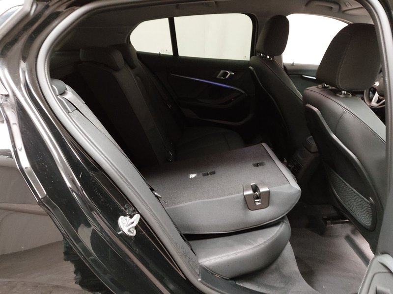 BMW 118i Luxury Line • električna peta vrata • Full LED, fotografija 11