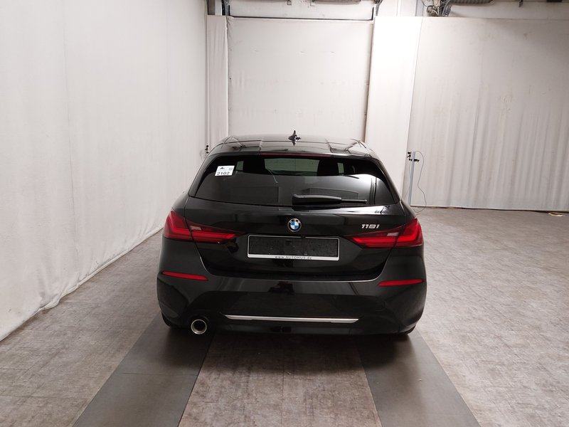 BMW 118i Luxury Line • električna peta vrata • Full LED, fotografija 14