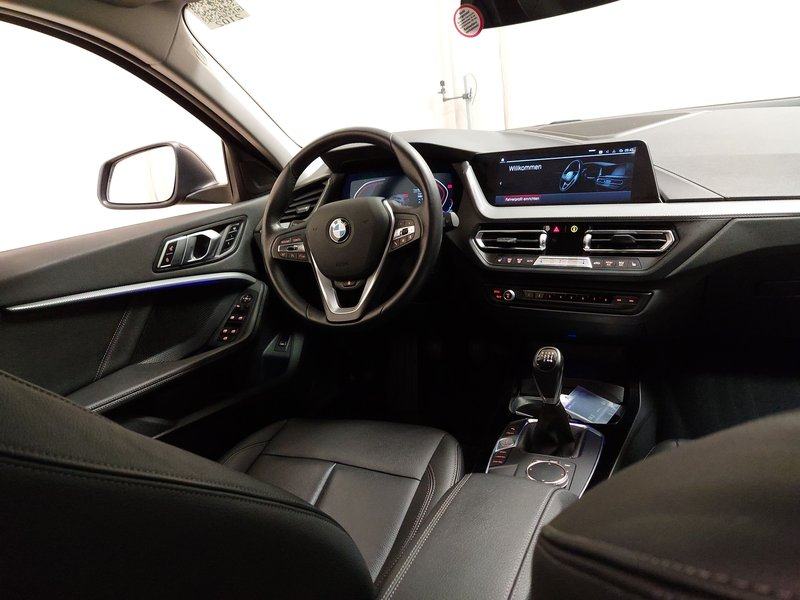 BMW 118i Luxury Line • električna peta vrata • Full LED, fotografija 18