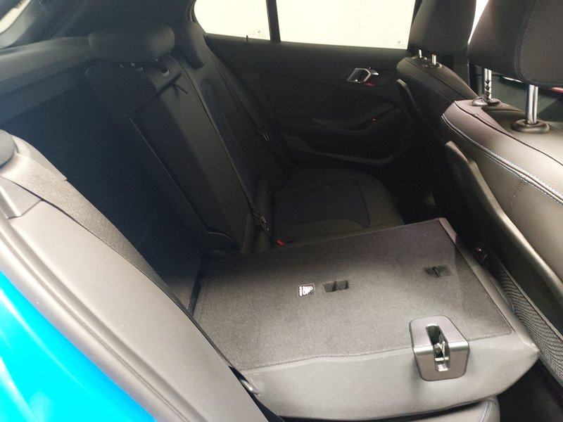 BMW 118i M Sport automatik • Full LED • navigacija, fotografija 11