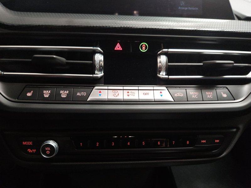 BMW 118i M Sport automatik • Full LED • navigacija, fotografija 16