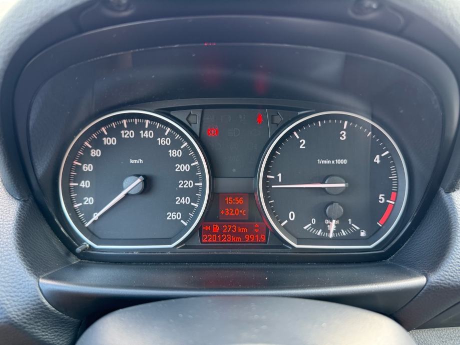 BMW 120d, M-PAKET, Panorama, Ekran, fotografija 18