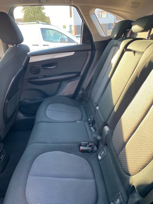 BMW 2 ACTIVE TURER 216D 2019GOD REG. DO 6.2027 GOD., fotografija 7