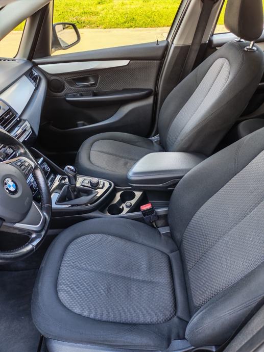 BMW 214d /255tkm/prvi vlasnik/samoparkiranje/grijanje sjedala/odličan/, fotografija 7