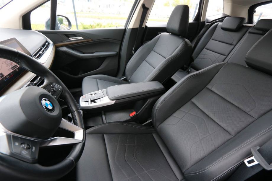 BMW 218 D Active Tourer Automatik Luxury Line VIRTUAL COCKPIT 150 KS, fotografija 6