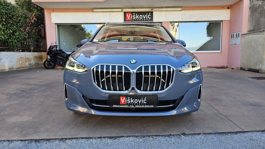 BMW 218D ACTIVE TOURER 2025 LUXURY LINE SERVISNA JAMSTVO, fotografija 2