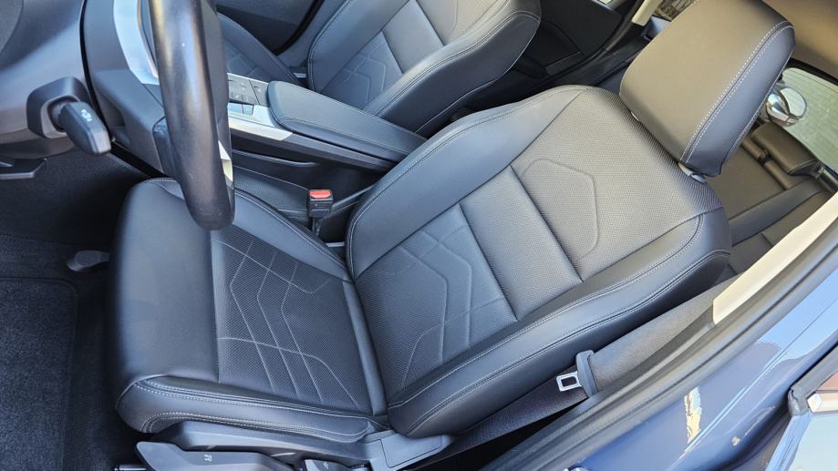 BMW 218D ACTIVE TOURER 2025 LUXURY LINE SERVISNA JAMSTVO, fotografija 19