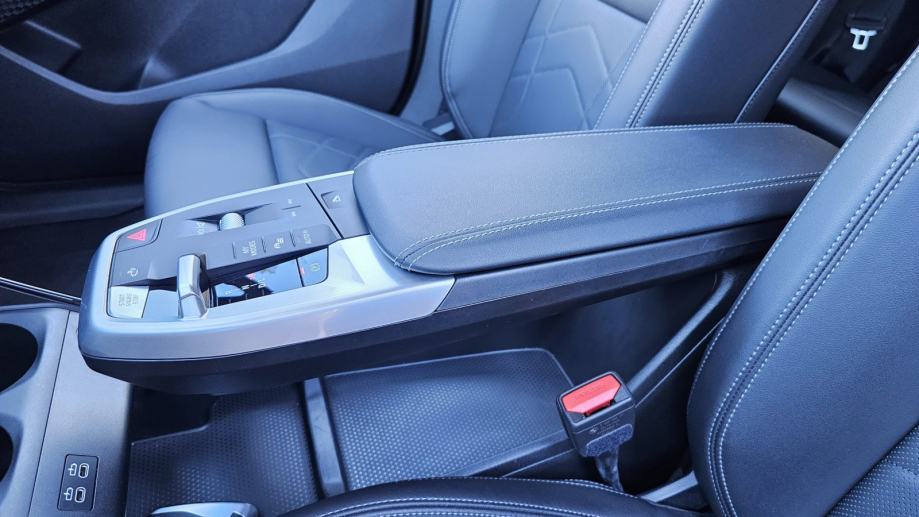 BMW 218D ACTIVE TOURER 2025 LUXURY LINE SERVISNA JAMSTVO, fotografija 20