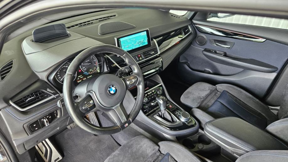 BMW 218d automatik M-pack,panorama, velika navi,head-up..., fotografija 6