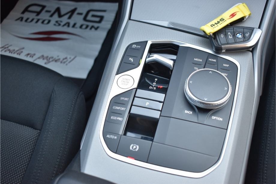 BMW 318d 2.0 Touring Automatik+F1-HeadUp,Android&Apple-Design-Facelift, fotografija 19