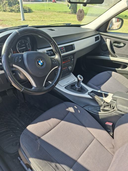 BMW 318d E90, 2011., 201.000 km. PDV, fotografija 13