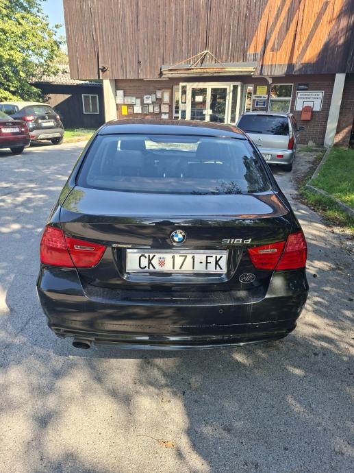 BMW 318d E90, 2011., 201.000 km. PDV, fotografija 8