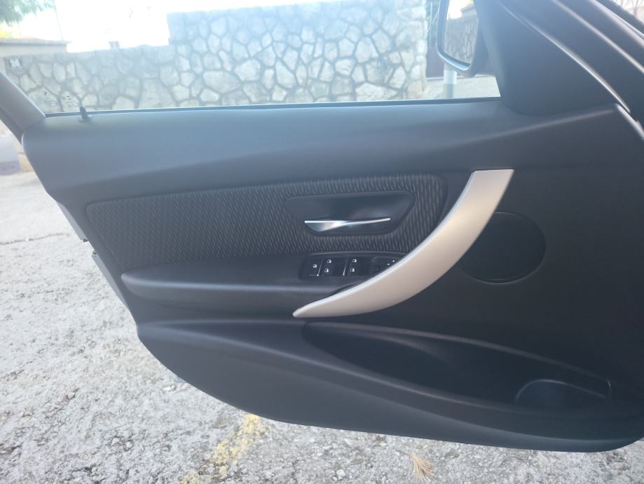 BMW 318d F30 LCI (Redizajn) – SAMO 28.060 km – HR Auto – BSI Jamstvo, fotografija 6