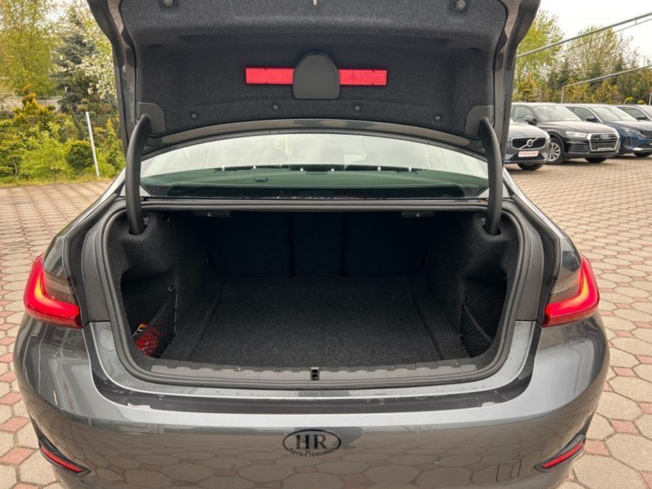 BMW 318i 2022.,VIRTUAL NAVI, SERVISNA, LED, FRONT ASSIST, ALU, fotografija 14