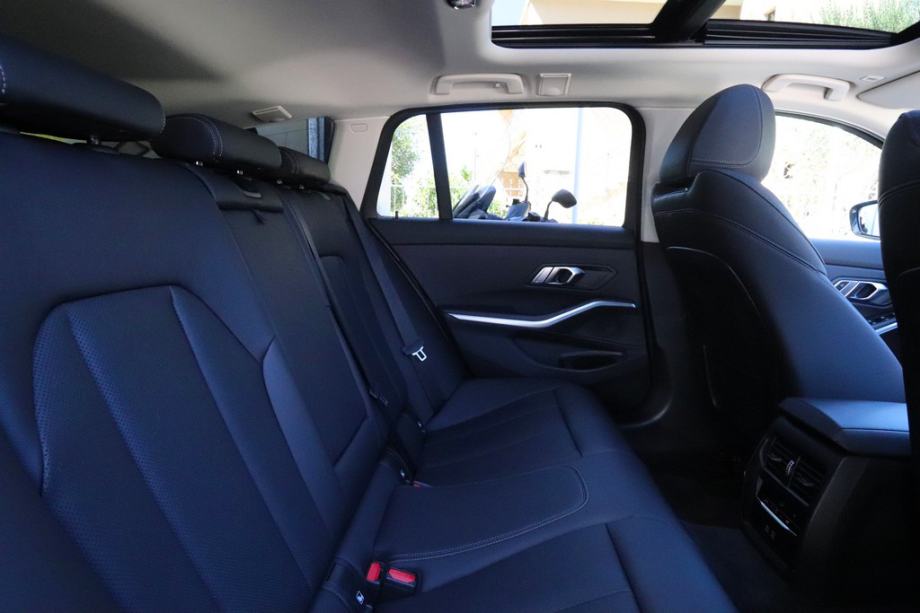 BMW 320 D G21 xDrive Karavan Automatik Panorama VIRTUAL 190 KS, fotografija 8