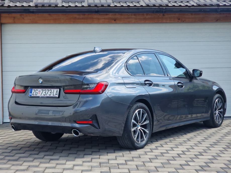 BMW 320d xDrive mild hybrid, fotografija 4