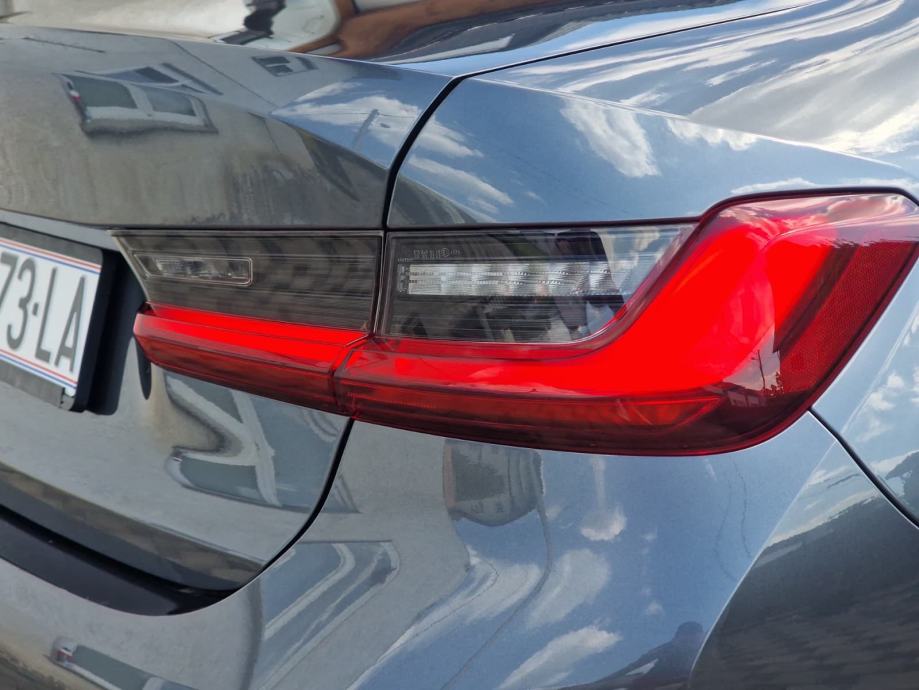 BMW 320d xDrive mild hybrid, fotografija 6
