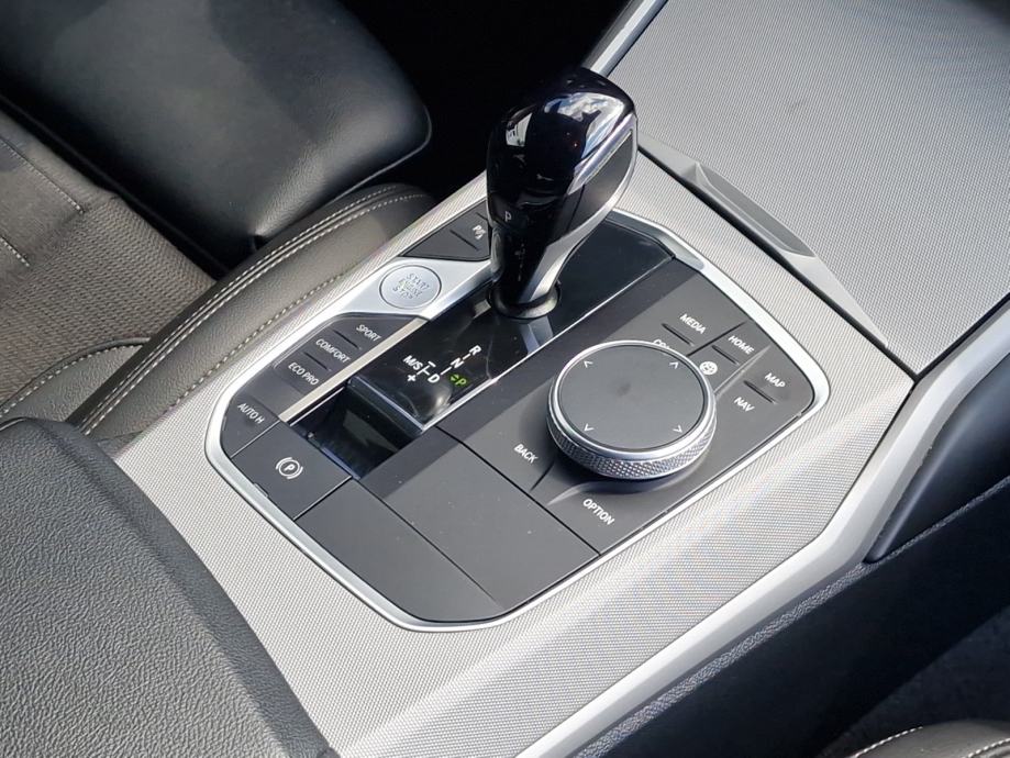 BMW 320d xDrive mild hybrid, fotografija 13