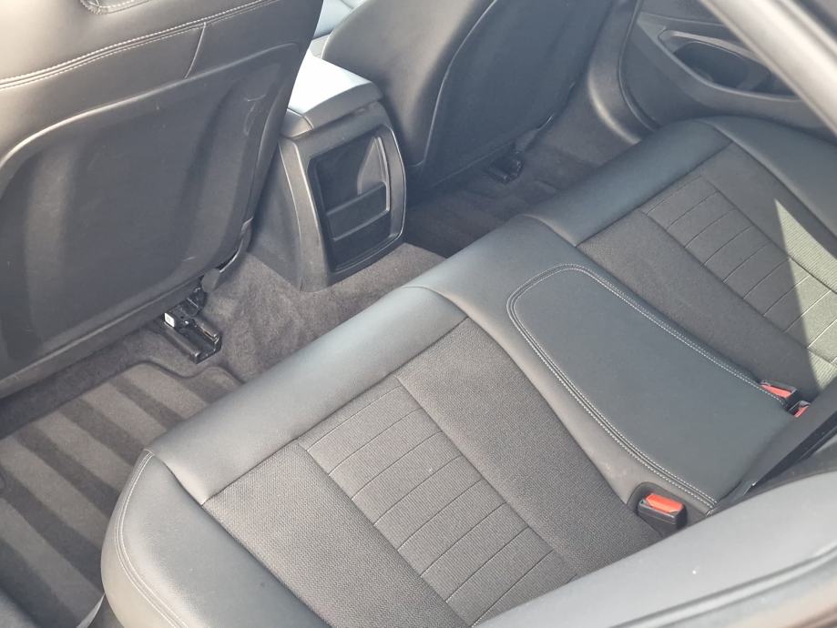 BMW 320d xDrive mild hybrid, fotografija 17