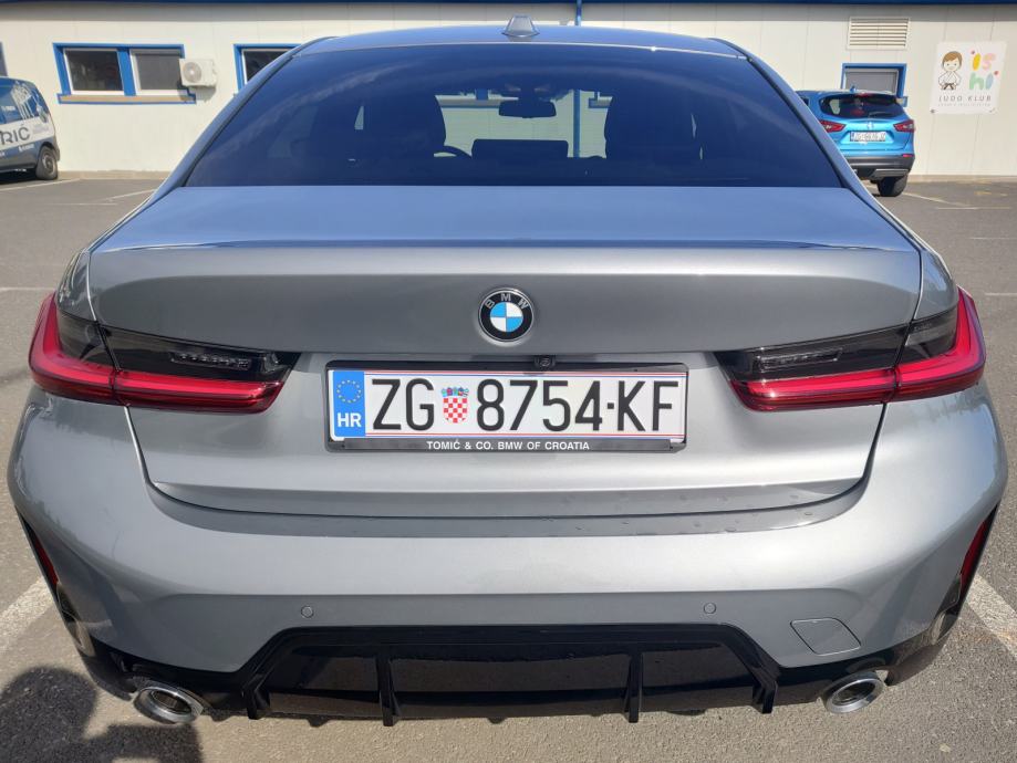 BMW 320d xDrive, M Sport paket, HR vozilo, u PDVu, tvorničko jamstvo, fotografija 4
