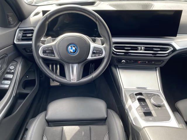 BMW 320e M Sport, fotografija 16