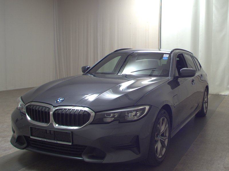 BMW 320e Touring Sport Line automatik • LED • AHK, fotografija 2