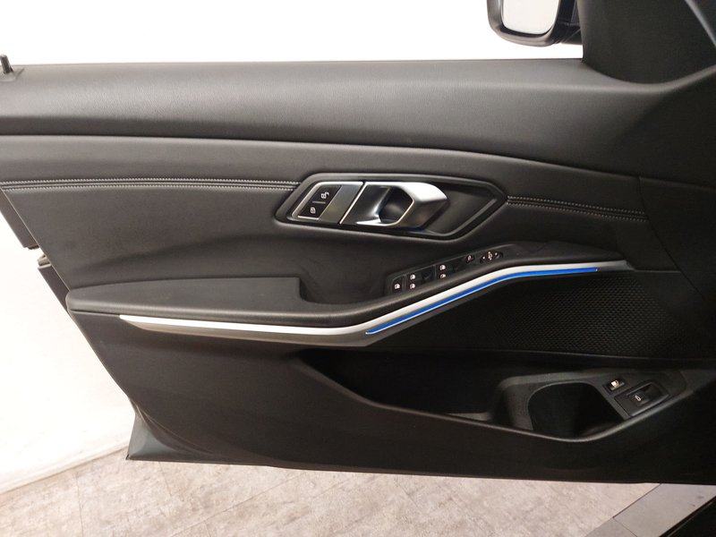 BMW 320e Touring Sport Line automatik • LED • AHK, fotografija 5