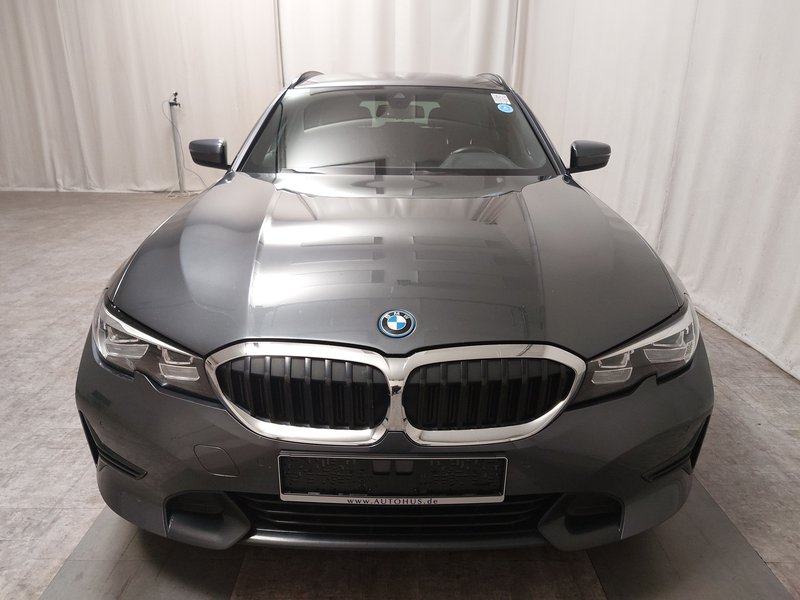 BMW 320e Touring Sport Line automatik • LED • AHK, fotografija 9