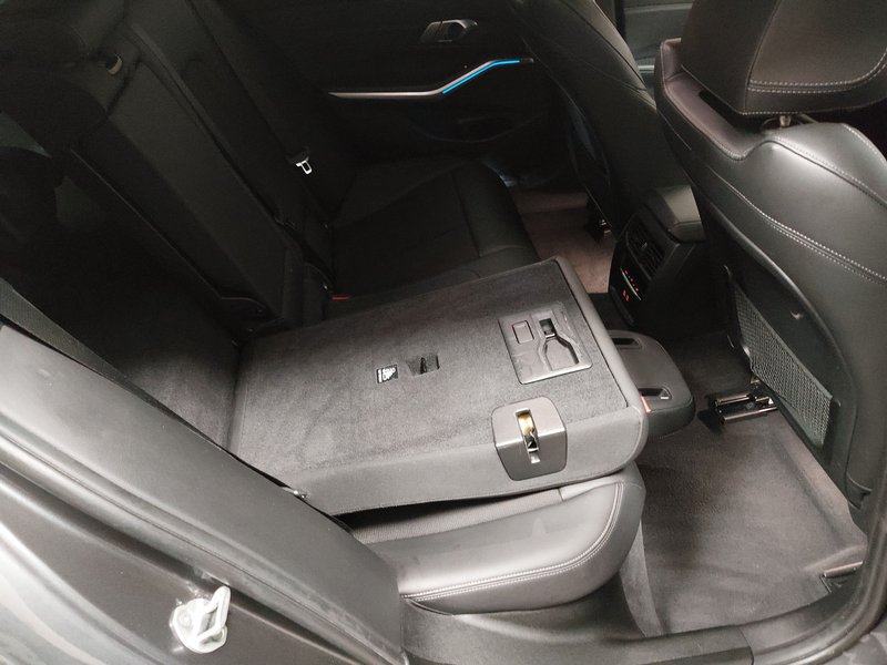 BMW 320e Touring Sport Line automatik • LED • AHK, fotografija 11