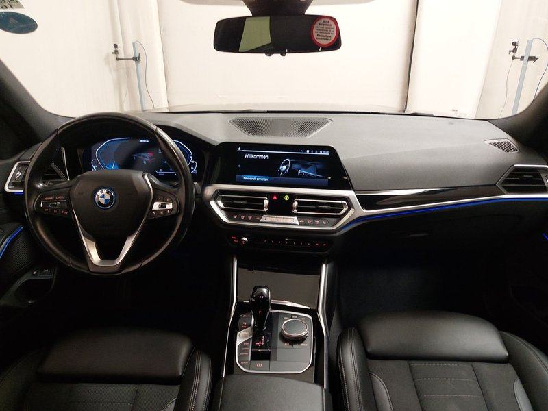 BMW 320e Touring Sport Line automatik • LED • AHK, fotografija 16