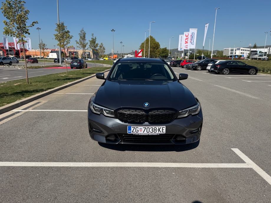 BMW 330e 292 ks Sportline xDrive Touring, fotografija 3