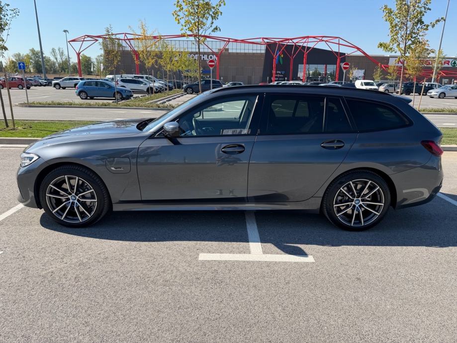 BMW 330e 292 ks Sportline xDrive Touring, fotografija 4