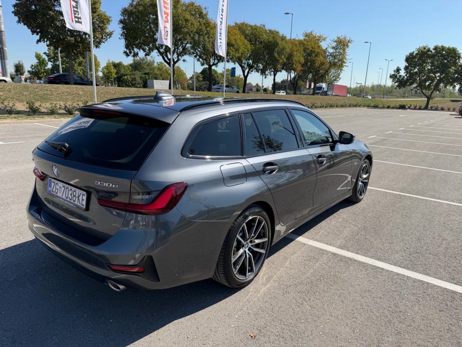 BMW 330e 292 ks Sportline xDrive Touring, fotografija 6