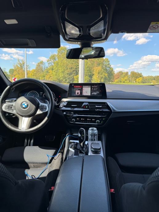 Bmw 5 G30 520d xDrive, fotografija 6