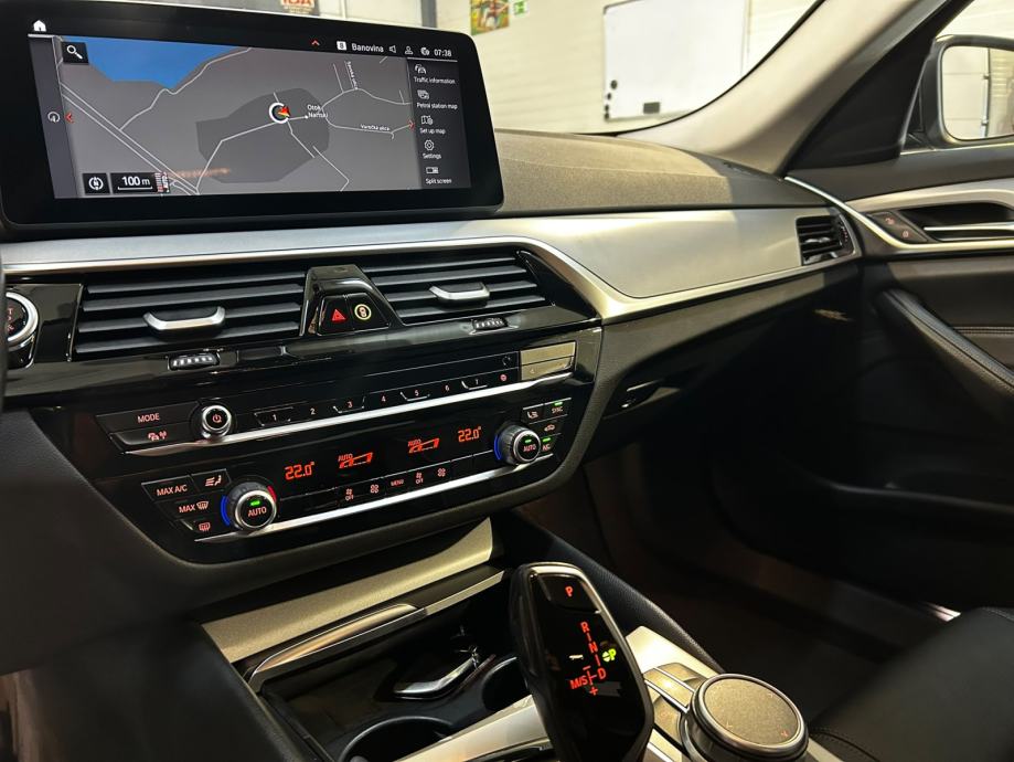 BMW 520 D LCI KOŽA HEAD UP KAMERA 360 LED FACELIFT U PDV-U 12MJ.GAR, fotografija 7