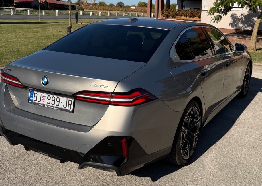 BMW 520 d xDrive, fotografija 8