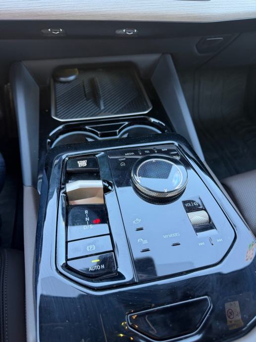 BMW 520 d xDrive, fotografija 11
