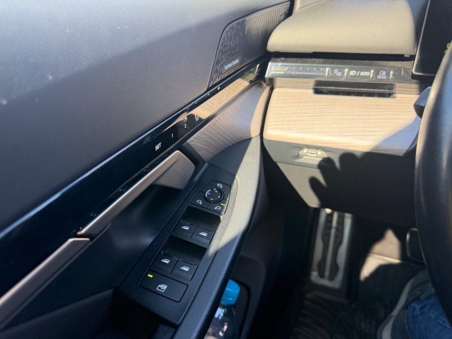BMW 520 d xDrive, fotografija 14
