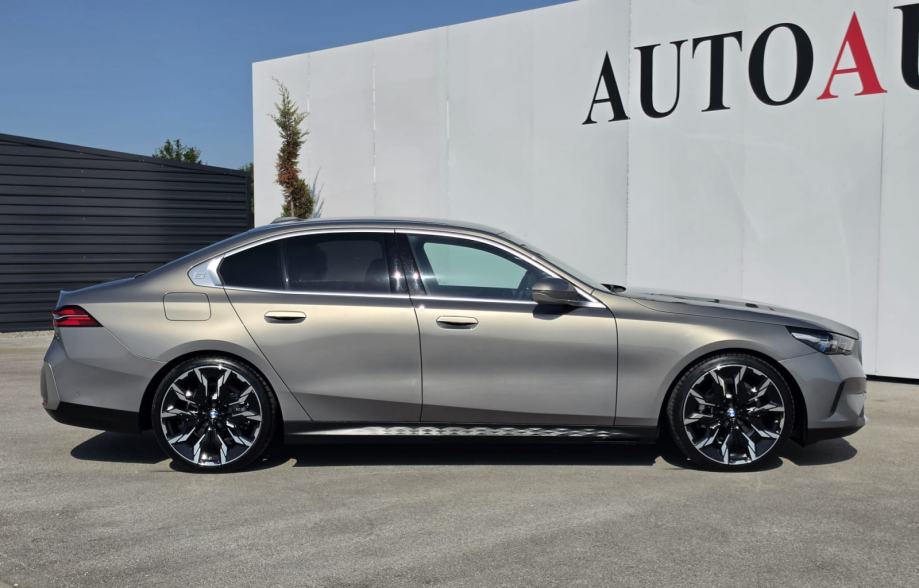 BMW 520D 197KS VIRTUAL,ACC,KAMERA,AMBIENT,KOŽA,ALU21,NAVI,LED,JAMSTVO, fotografija 6