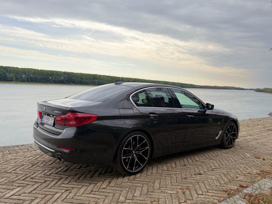 BMW 520d G30 LUXURY | 190 KS | ZF 8 | B&W | HUD | 360° | ŠIBER, pogled izvana - slika 3