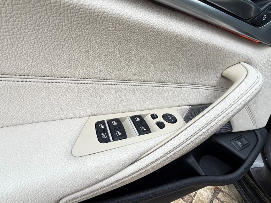 BMW 520d G30 LUXURY | 190 KS | ZF 8 | B&W | HUD | 360° | ŠIBER, fotografija 15