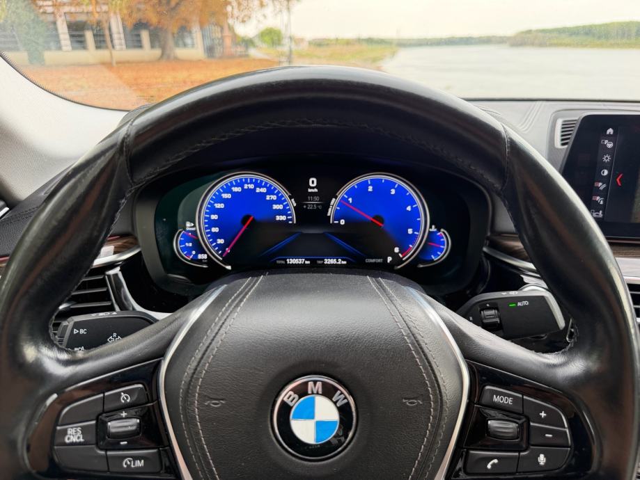 BMW 520d G30 LUXURY | 190 KS | ZF 8 | B&W | HUD | 360° | ŠIBER, fotografija 13