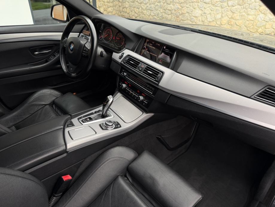 BMW 520d • M paket • Shadow line • Kamera • Android • Koža, fotografija 9