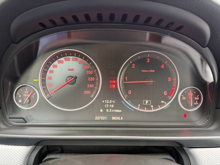 BMW 520d • M paket • Shadow line • Kamera • Android • Koža, fotografija 18