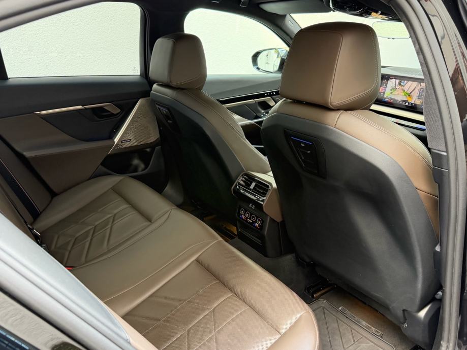BMW 520d M pro paket-alu 21"-registriran-1. Vlasnik, fotografija 13