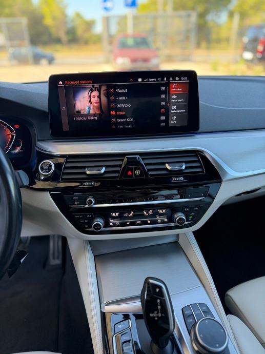 BMW 520d M SPORT LCI • FULL LED • KOŽA • NAVI • VIRTUAL COCKPIT, fotografija 12