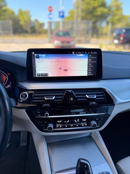 BMW 520d M SPORT LCI • FULL LED • KOŽA • NAVI • VIRTUAL COCKPIT, fotografija 18