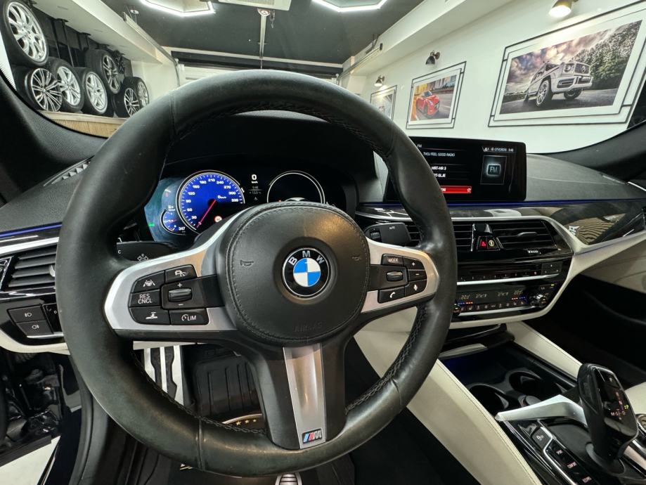 BMW 520d M-sport paket, Head-up, Virtual Cockpit, Grijanje/hlađenje ...